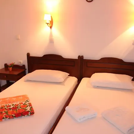 Theofilos Appartements Livadi  Zimmer foto
