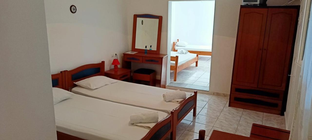 Theofilos Apartament *